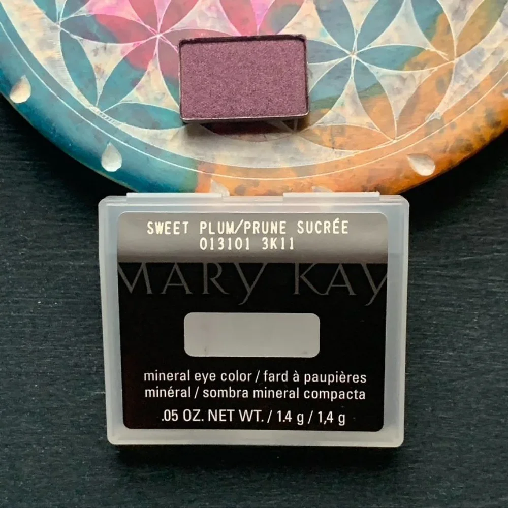 Mary Kay Mineral Eye Shadow- Sweet Plum, purple